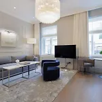 Waldorf Astoria Hotelli 5*