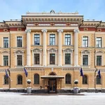Hotelli Waldorf Astoria 5*