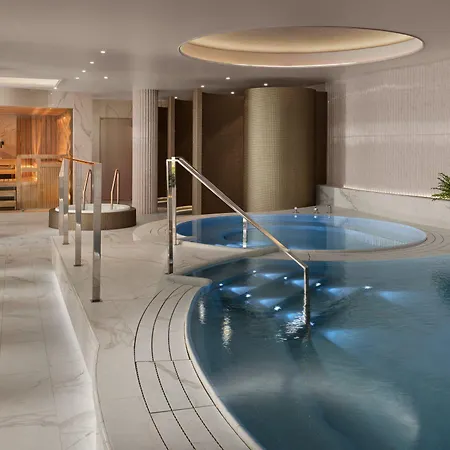 Waldorf Astoria Hotel 5*