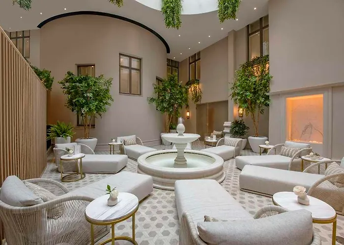 فندق Waldorf Astoria 5*